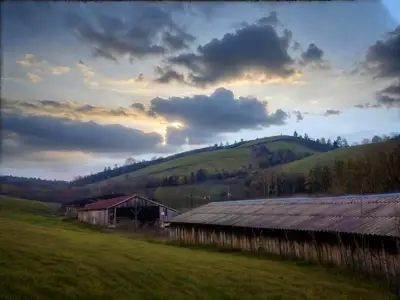 Obiteljska farma sa kompletnom infrastrukturom