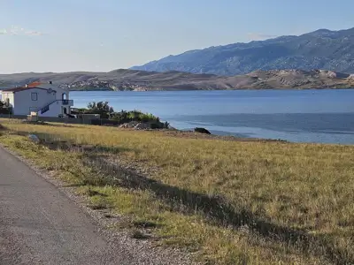 Poljoprivredno zemljište uz more Otok Pag - slika 1