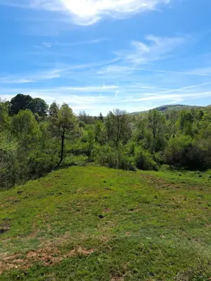 Veliko poljoprivredno imanje u Lici