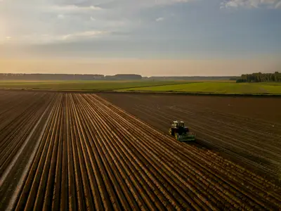 Prodaje se kompletno poljoprivredno imanje - farma s popratnim objektima i obradivim zemljištem - slika 8