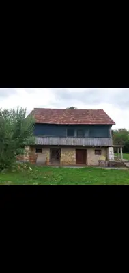 Poljoprivredno imanje u blizini rijeke Dobre