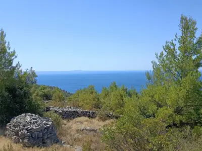 Poljoprivredno zemljište na Hvaru - slika 2